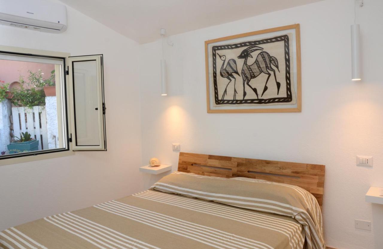 Apartments Villa Corrias Cala Liberotto Extérieur photo