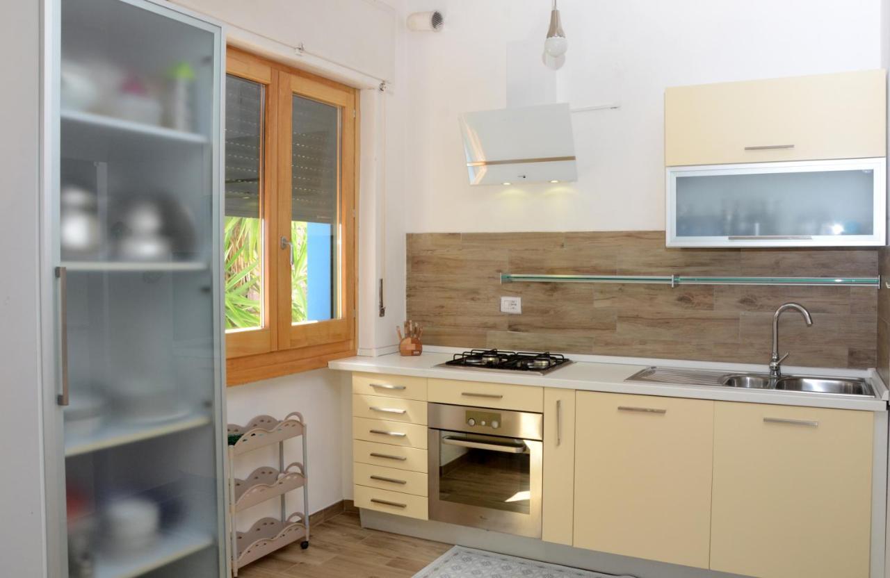 Apartments Villa Corrias Cala Liberotto Extérieur photo