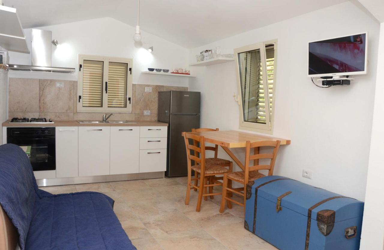 Apartments Villa Corrias Cala Liberotto Extérieur photo