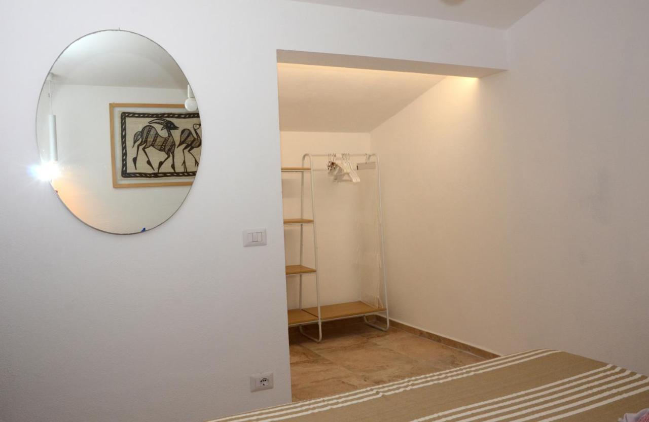 Apartments Villa Corrias Cala Liberotto Extérieur photo